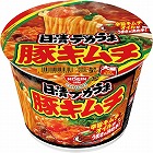 日清デカうま　豚キムチ　１０１ｇ
