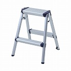 樹脂取っ手付きで開け閉め簡単　アルミ踏み台２段