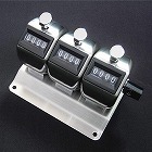 ［４桁］　数取器（３連・台付き）