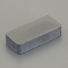 ４７．６ｘ２２．２ｘ９．５ｍｍ　マグネット（フェライト／２個）