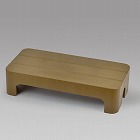 ５９０ｘ２８０ｘ　１４０ｍｍ　踏台（樹脂製）