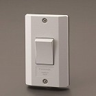 ３００Ｖ／１５Ａ　防水形埋込スイッチ（３路）