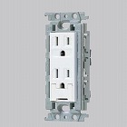 １２５Ｖ／１５Ａ　埋込コンセント（２口／接地付）［絶縁枠］