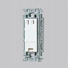 １２５Ｖ／１５Ａ　埋込コンセント（１口／アースターミナル）［絶縁枠］