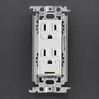１２５Ｖ／１５Ａ　埋込コンセント（２口／接地付）