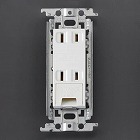 １２５Ｖ／１５Ａ　埋込コンセント（２口／アースターミナル付）