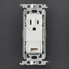 １２５Ｖ／１５Ａ　埋込コンセント（１口／アースターミナル付）