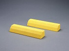 ５５０ｘ１３０ｘ８５ｍｍ　カーストッパー（ゴム製・イエロー／２個）